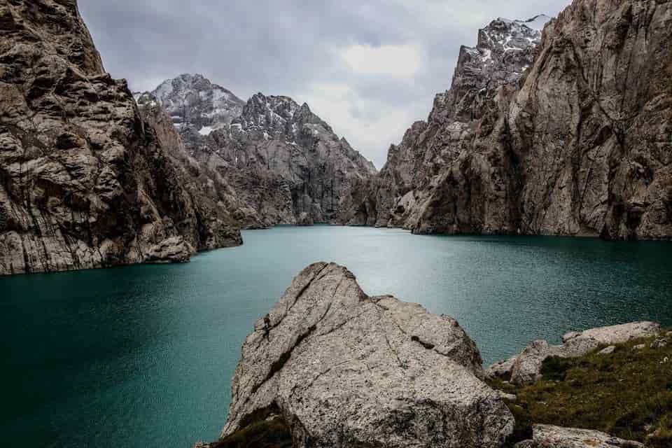 Izumrud Lake